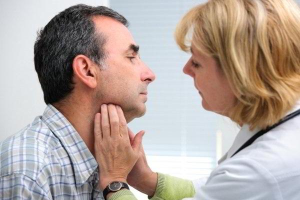 Dấu hiệu nào bạn nên đi tầm soát ung thư vòm họng ngay 2
